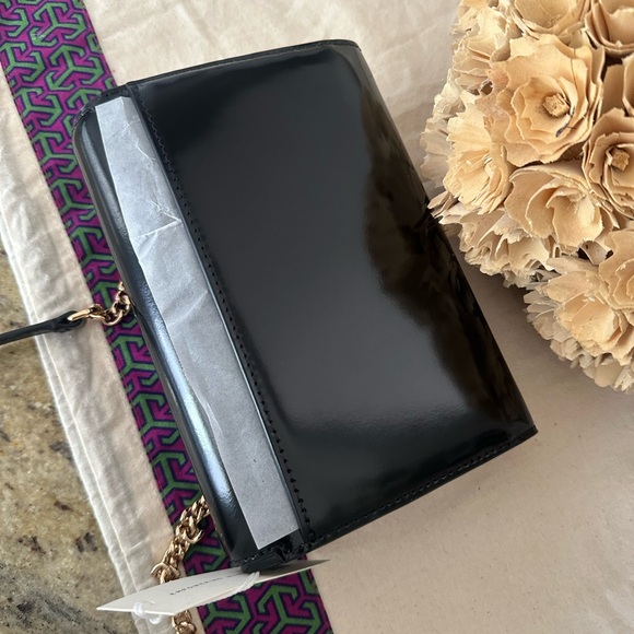 New Tory burch Emerson patent chain wallet crossbody 🖤 - Picture 9 of 10